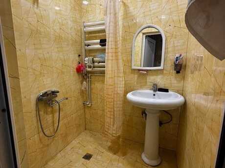 Nəriman Nərimanovda 2 otaqlı köhnə tikili mənzil satılır, 44 m², 170 000 AZN, şəkil 2 / 12