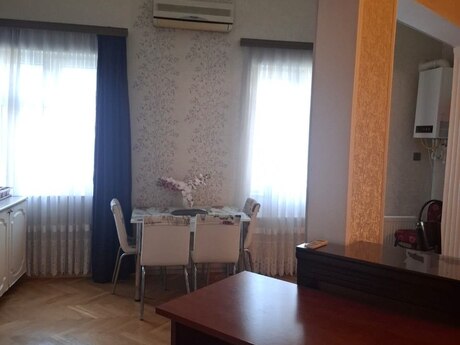 3-room old-build apartment for rent in Nizami, 130 m², 1 200 AZN/mo, photo 4 / 12