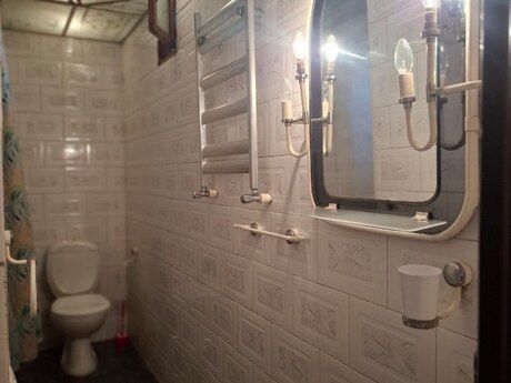 3-room old-build apartment for rent in Nizami, 130 m², 1 200 AZN/mo, photo 5 / 12