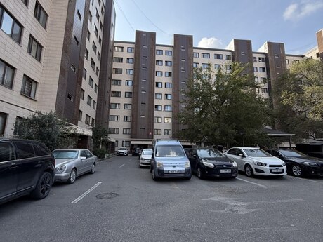 8-ci mikrorayonda 3 otaqlı köhnə tikili mənzil kirayə verilir, 90 m², 500 AZN/ay, şəkil 2 / 12