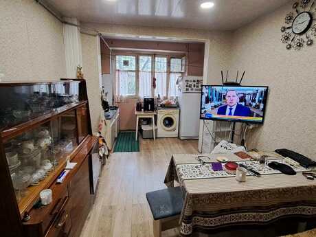 Əhmədlidə 5 otaqlı köhnə tikili mənzil satılır, 82,1 m², 235 000 AZN, şəkil 2 / 8