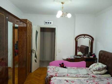 Yasamalda 3 otaqlı köhnə tikili mənzil satılır, 100 m², 265 000 AZN, şəkil 4 / 12
