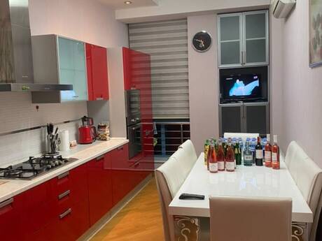 İnşaatçılarda 3 otaqlı yeni tikili mənzil kirayə verilir, 130 m², 950 AZN/ay, şəkil 3 / 9