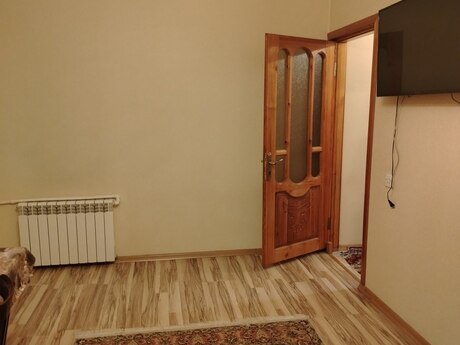 8-ci mikrorayonda 2 otaqlı köhnə tikili mənzil kirayə verilir, 65 m², 650 AZN/ay, şəkil 3 / 10