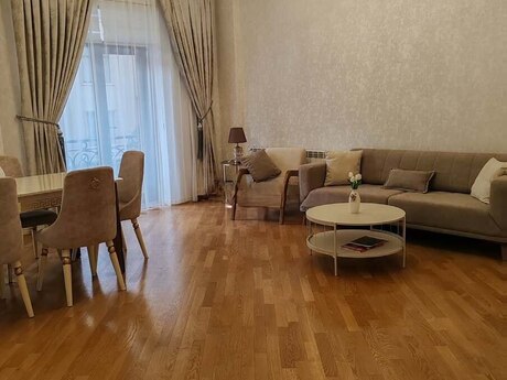Hayat Park kompleksində 3 otaqlı yeni tikili mənzil kirayə verilir, 150 m², 1 800 AZN/ay, şəkil 2 / 12