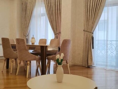 Hayat Park kompleksində 3 otaqlı yeni tikili mənzil kirayə verilir, 150 m², 1 800 AZN/ay, şəkil 4 / 12
