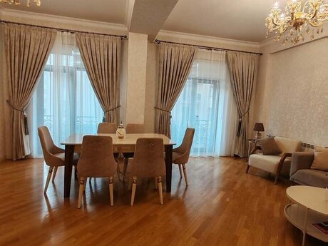 Объявление №6545470 - Баку, пос. Аг шехер, 3-комн., 150 м², 2/6 этаж