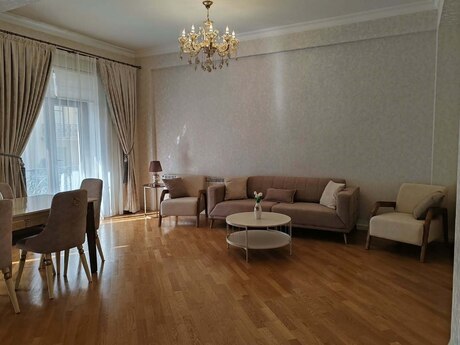 Hayat Park kompleksində 3 otaqlı yeni tikili mənzil kirayə verilir, 150 m², 1 800 AZN/ay, şəkil 3 / 12