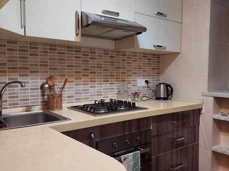 Yasamalda 2 otaqlı köhnə tikili mənzil kirayə verilir, 60 m², 650 AZN/ay, şəkil 4 / 11