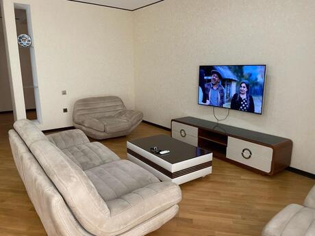 4-room new-build apartment for rent in 28 May, 160 m², 2 000 AZN/mo, photo 4 / 12