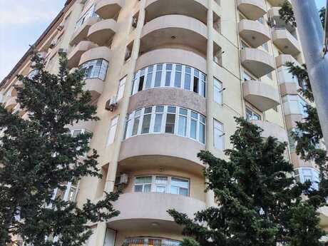 3 otaqlı mənzil, 120 m², İnşaatçılar, 330 000 AZN