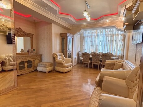 Объявление №6545551 - Баку, м. Шах Исмаил Хатаи, 4-комн., 160 м², 6/10 этаж