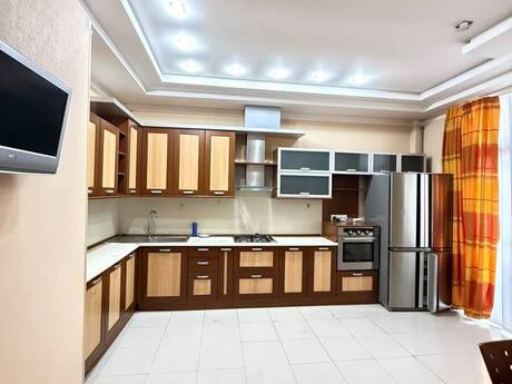 Nəsimidə 3 otaqlı yeni tikili mənzil kirayə verilir, 170 m², 1 300 AZN/ay, şəkil 4 / 12