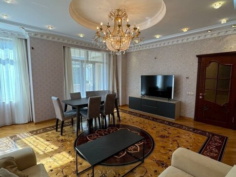 Объявление №6545604 - Баку, м. Ичеришехер, 3-комн., 100 м², 5/16 этаж