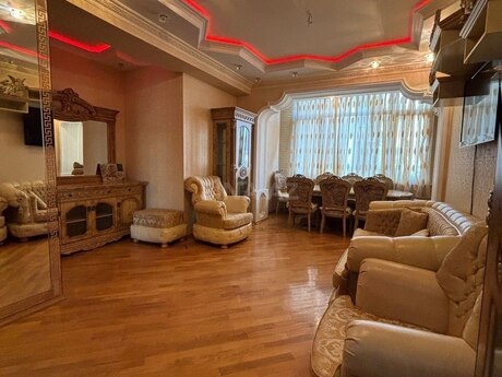 Объявление №6545629 - Баку, м. Шах Исмаил Хатаи, 4-комн., 160 м², 6/10 этаж