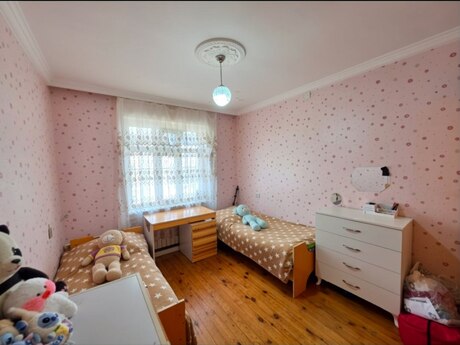 Yeni Günəşlidə 3 otaqlı köhnə tikili mənzil satılır, 80 m², 145 000 AZN, şəkil 4 / 8