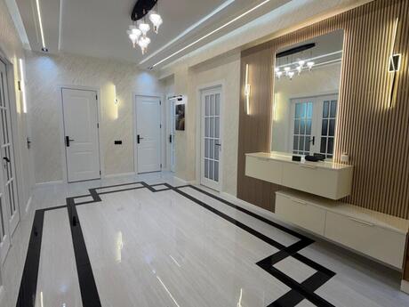 3 otaqlı mənzil, 125 m², İnşaatçılar, 330 000 AZN