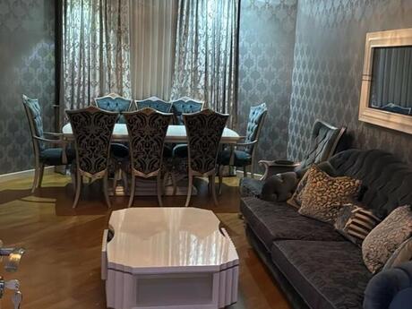 3 otaqlı mənzil, 95 m², Neftçilər, 750 AZN