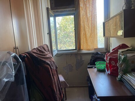 8-ci mikrorayonda 1 otaqlı köhnə tikili mənzil satılır, 35 m², 106 000 AZN, şəkil 5 / 12