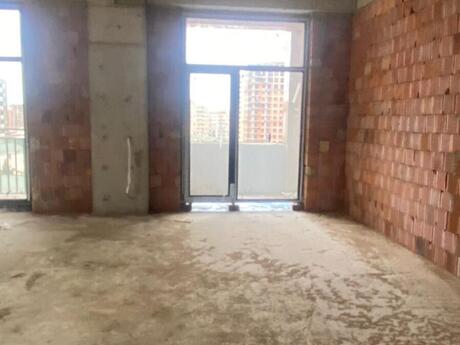 28 Mayda 3 otaqlı yeni tikili mənzil satılır, 121 m², 425 000 AZN, şəkil 3 / 11