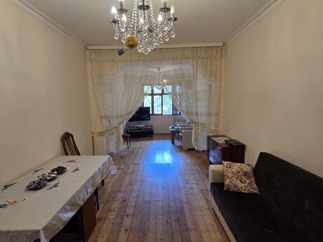 Azadlıq Prospektidə 2 otaqlı köhnə tikili mənzil satılır, 75 m², 170 000 AZN, şəkil 2 / 12