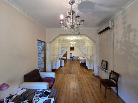Azadlıq Prospektidə 2 otaqlı köhnə tikili mənzil satılır, 75 m², 170 000 AZN, şəkil 3 / 12