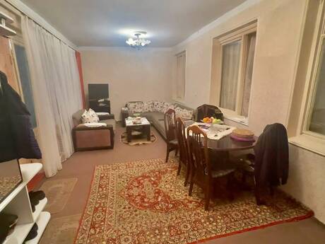 Azadlıq Prospektidə 2 otaqlı köhnə tikili mənzil satılır, 75 m², 160 000 AZN, şəkil 3 / 12