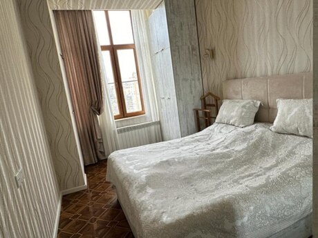 Nizamidə 2 otaqlı köhnə tikili mənzil satılır, 80 m², 275 000 AZN, şəkil 2 / 5
