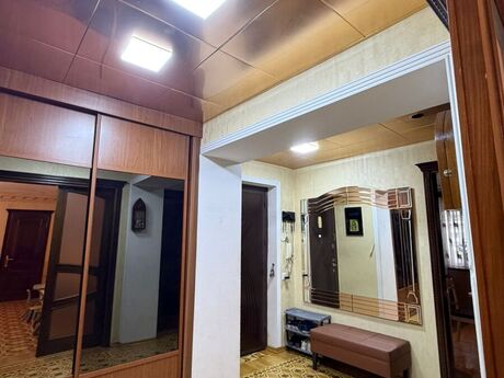Elmlər Akademiyasında 4 otaqlı köhnə tikili mənzil satılır, 120 m², 385 000 AZN, şəkil 2 / 12