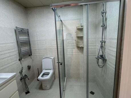 2-room new-build apartment for rent in Neftçilər, 75 m², 750 AZN/mo, photo 4 / 5