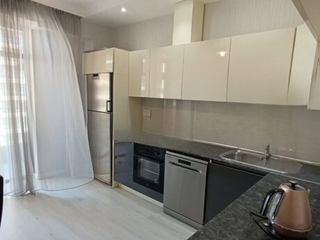8 Noyabrda 3 otaqlı yeni tikili mənzil kirayə verilir, 150 m², 1 300 AZN/ay, şəkil 5 / 5
