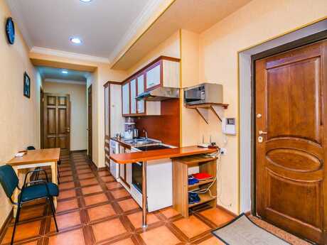 İçəri Şəhərdə 4 otaqlı yeni tikili mənzil kirayə verilir, 140 m², 2 500 AZN/ay, şəkil 2 / 6