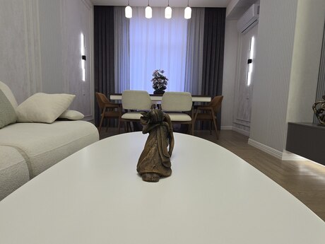 28 Mayda 4 otaqlı yeni tikili mənzil satılır, 145 m², 580 000 AZN, şəkil 3 / 12