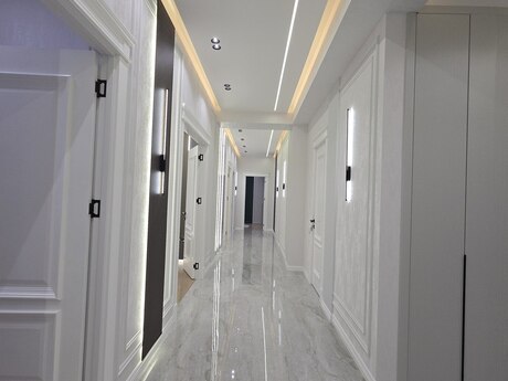 28 Mayda 4 otaqlı yeni tikili mənzil satılır, 145 m², 580 000 AZN, şəkil 5 / 12