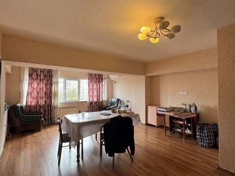 Gənclikdə 3 otaqlı köhnə tikili mənzil satılır, 90 m², 239 000 AZN, şəkil 2 / 10