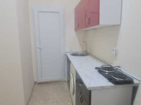 28 Mayda 2 otaqlı köhnə tikili mənzil kirayə verilir, 50 m², 700 AZN/ay, şəkil 3 / 4
