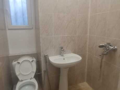 28 Mayda 2 otaqlı köhnə tikili mənzil kirayə verilir, 50 m², 700 AZN/ay, şəkil 4 / 4