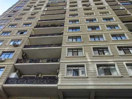 3 otaqlı mənzil, 178 m², Gənclik, 374 000 AZN