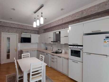 Сдаётся 3-комнатная квартира в новостройке, Elmlər Akademiyası, 130 м², 1 400 AZN/мес, фото 3 / 8