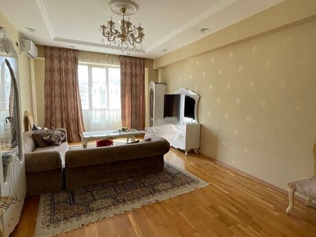 Kristal Abşeron Bayıl kompleksində 2 otaqlı yeni tikili mənzil satılır, 75 m², 240 000 AZN, şəkil 2 / 6