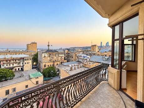 Sahildə 3 otaqlı yeni tikili mənzil satılır, 150 m², 545 000 AZN, şəkil 2 / 12