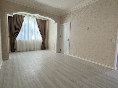 Gənclikdə 2 otaqlı köhnə tikili mənzil satılır, 55 m², 185 000 AZN, şəkil 2 / 12