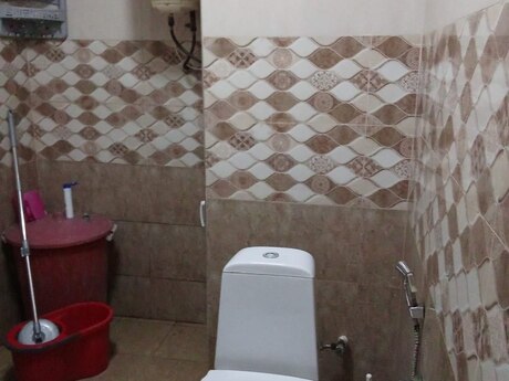 Qaraçuxurda 2 otaqlı yeni tikili mənzil kirayə verilir, 70 m², 500 AZN/ay, şəkil 4 / 12
