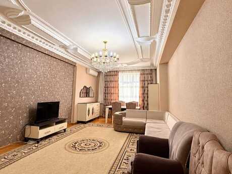 Yasamalda 4 otaqlı yeni tikili mənzil kirayə verilir, 150 m², 1 100 AZN/ay, şəkil 2 / 12