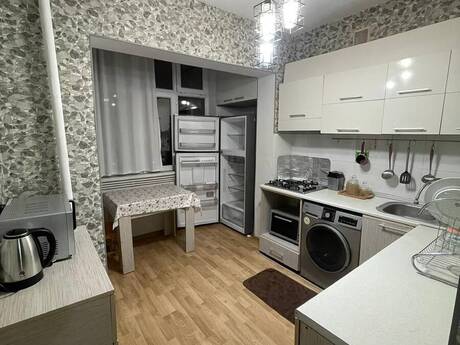 Memar Əcəmidə 3 otaqlı köhnə tikili mənzil kirayə verilir, 90 m², 800 AZN/ay, şəkil 2 / 10