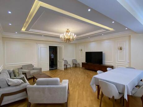 Badamdarda 4 otaqlı yeni tikili mənzil kirayə verilir, 180 m², 1 200 AZN/ay, şəkil 3 / 12