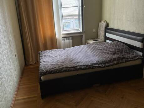 İnşaatçılarda 3 otaqlı köhnə tikili mənzil kirayə verilir, 60 m², 166 AZN/ay, şəkil 5 / 8