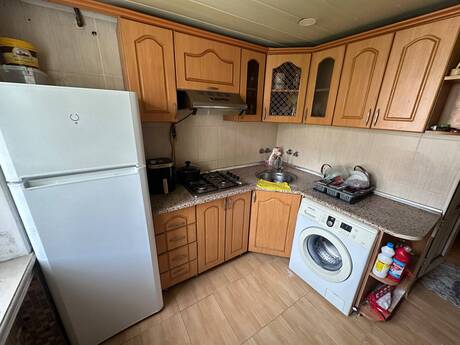 İnşaatçılarda 3 otaqlı köhnə tikili mənzil kirayə verilir, 60 m², 166 AZN/ay, şəkil 3 / 8