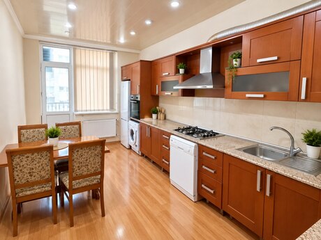 Elan №6546573 - Bakı, Nizami m., 4 otaqlı, 210 m², 10/13 mərtəbə