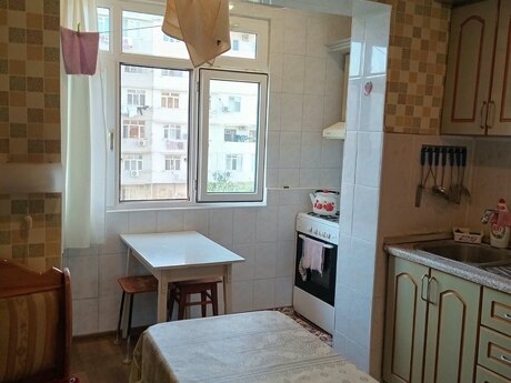2-room old-build apartment for sale in Əhmədli, 70 m², 150 000 AZN, photo 2 / 10
